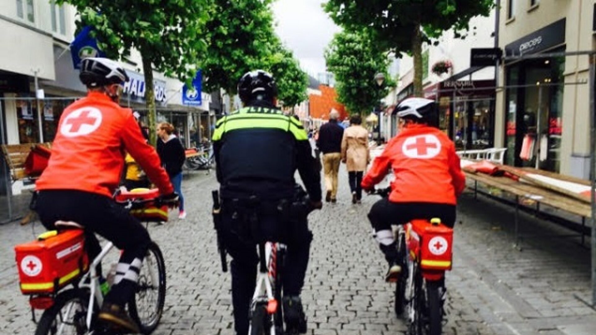 Samenwerking Rode Kruis En Politie Deze Vastenavend