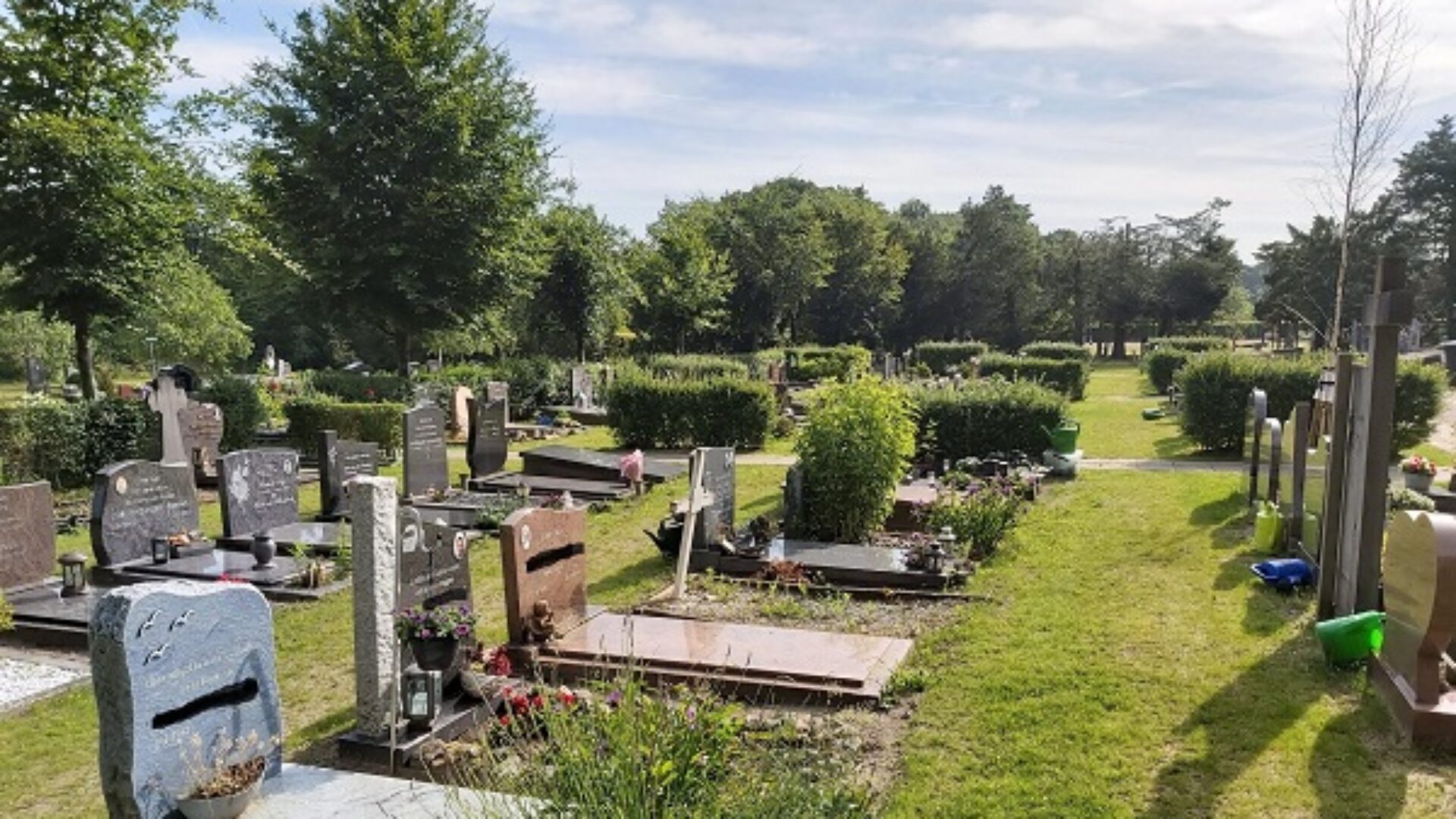 Ongeveer 600 Graven Geruimd Op Begraafplaatsen In Bergen Op Zoom