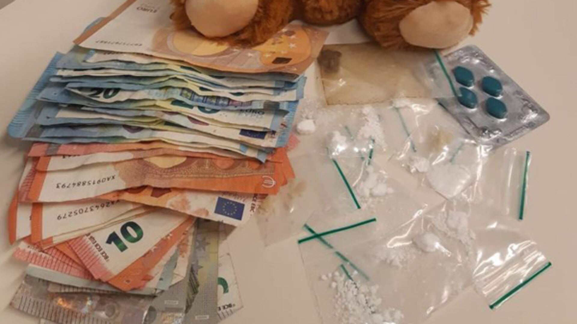 Drugsdealer Aangehouden Op Van Beethovenlaan In Roosendaal