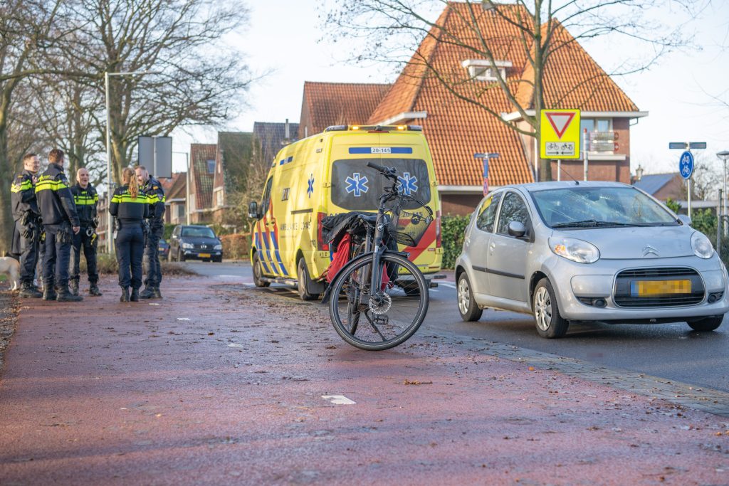 Fietsster Gewond Na Aanrijding Noordzijde Zoom