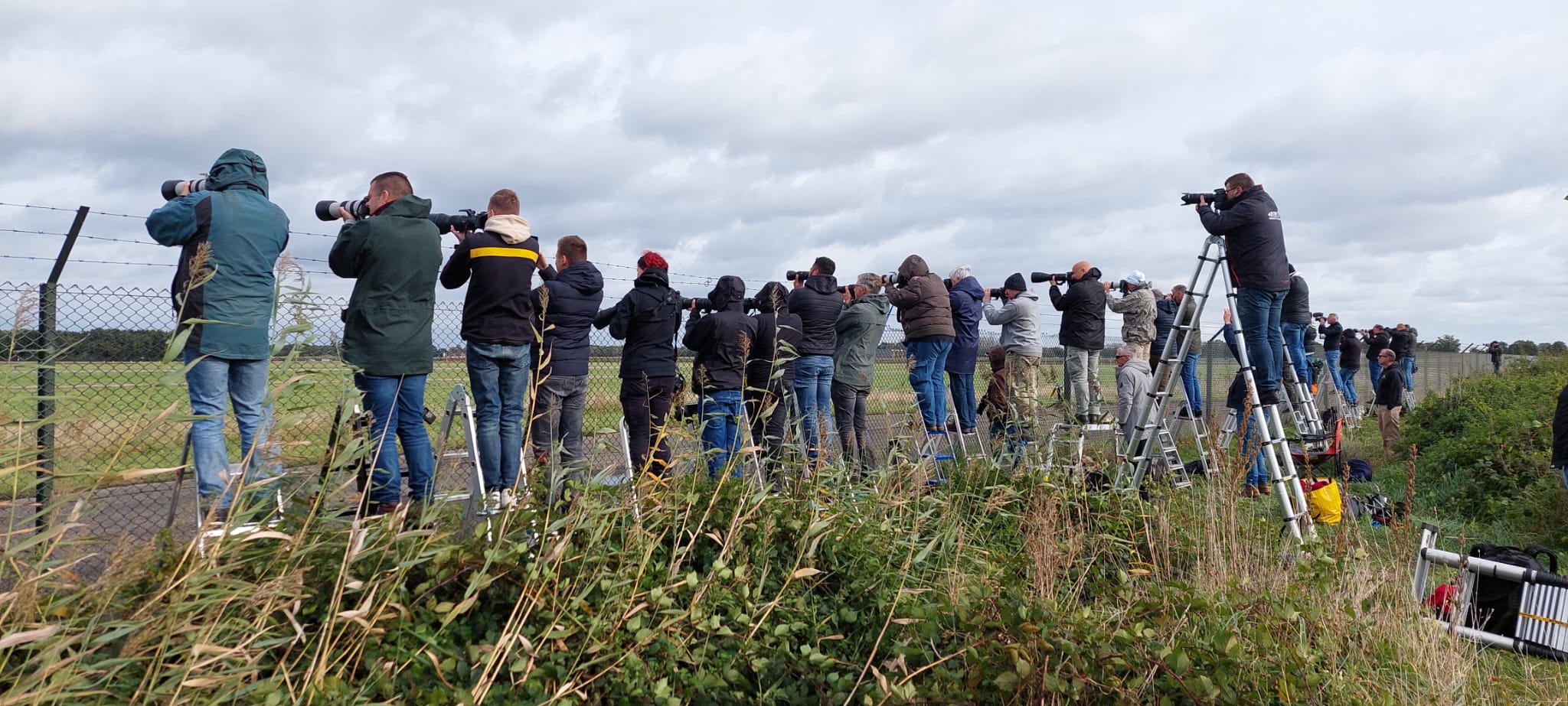 Airplane spotter Werner travels to Volkel to say goodbye to F16 fighter jets